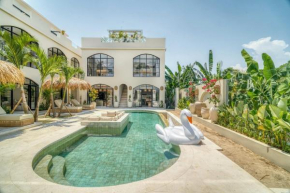 Coco Resident Living 1BR Luxurious Apartment A7